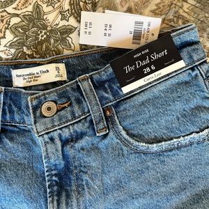 NWT Abercrombie & Fitch Curve Love High Rise Dad Short Medium Wash Size 28/6